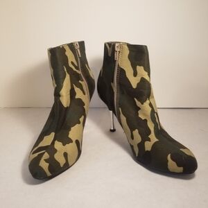 Leuven Liberty Camo ankle boots